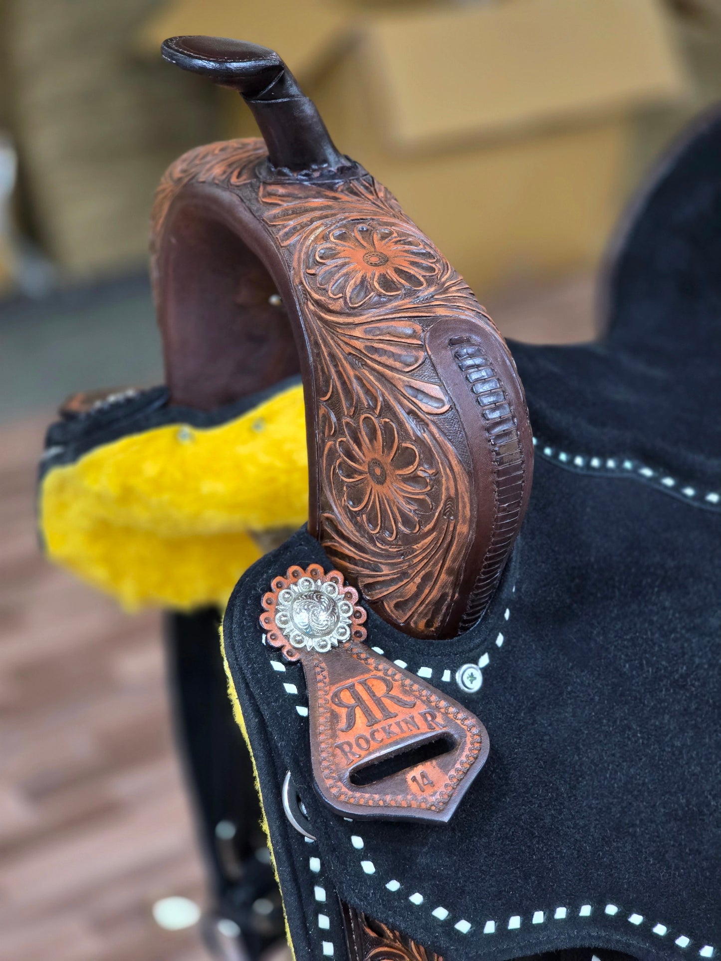“Roxy” Pencil Roll Barrel Saddle